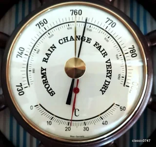 Stirring wheel Barometer, Thermometer in Brass Ø135 cm overall size Ø 42.5 cm