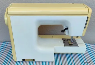 ELNA JUNIOR CLUB Sewing machine In excellent condition as New