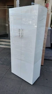 Wardrobes 2500 to 4000. Malemine wood