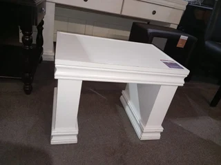 Grand   Dresser Chair  Stone Wash Natura Damaged