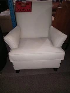 Moderna   Chair B/pu Ivory D