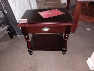 Bester   Ped Veneer Light Mahogany