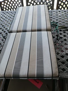 CHAIR   SFB S&amp;B CUSH COL/BL ICE &#43;PIPING