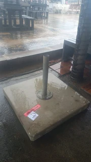 PICOLLO   BASE MONOCRETE 125KG &#43; SPIGOT