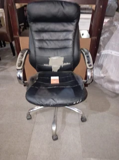 X   MUSTANG HIGH/B CHR (CLEARANCE) - DAMAGED