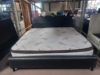 Amelia (k) Bed Standard Pu Black X