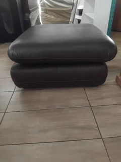 T-regal Ottoman Leather Cape Oxblood