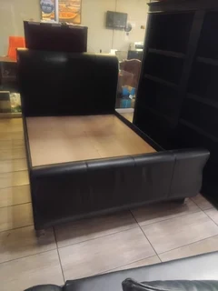 Sleigh (dbl) Bed B/pu Black