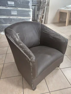 Classic Tub Chair B/pu Brown
