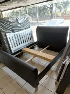 Sleigh Queen Bed Extra Length P/U Leather