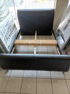 Sleigh Queen Bed Extra Length P/U Leather