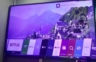 55inch Smart TV for Sale (R5300) Negotiable