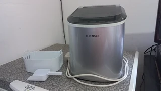 portable automatic ice cube maker
