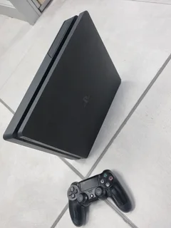 PLAYSTATION 4 SLIM