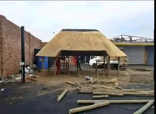Phakisa Thatch Construction  lapas and repair building braai area