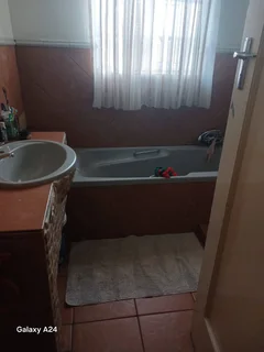 Spacious 3-Bedroom House To Let – Amsterdam Rd, Primrose Germiston Rent: R11,500 Water Included