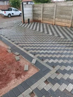 Chris ::: 0795781650