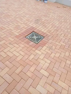 Chris Renovation.... 0685771814