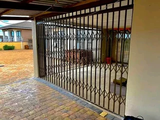 Aluminium Expandable Trellis Gates