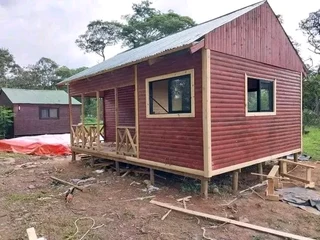 Wendyhouse and log cabin