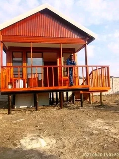 Wendys and log cabin