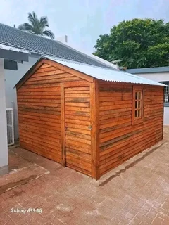 Wendyhouse and log cabin