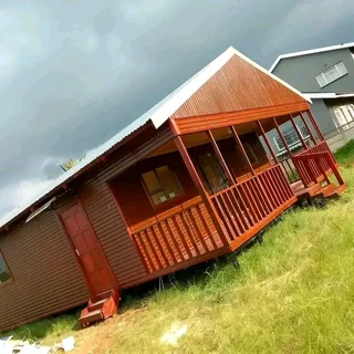 Wendyhouse and log cabin