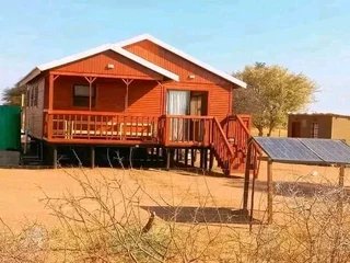 Wendyhouse and log cabin