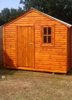 Wendyhouse and log cabin