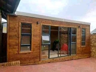 Wendyhouse andlog homes