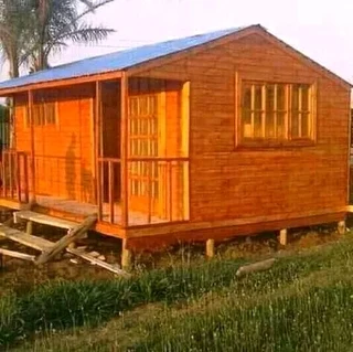 Wendyhouse and log cabin