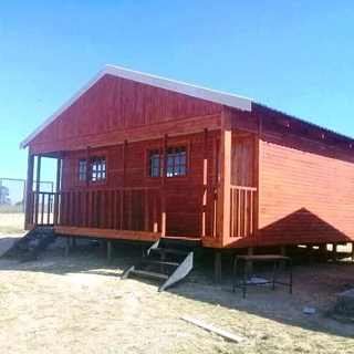 Wendyhouse and log home