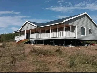 Wendyhouse and log cabin