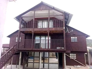 Wendyhouse and log cabin