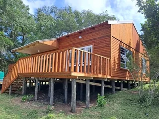 Wendyhouse and log cabin