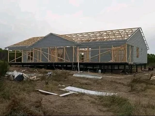 Wendyhouse and log cabin