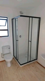 Wendyhouse and log cabin