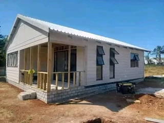 Wendyhouse and log cabin