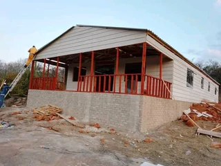 Wendyhouse and log cabin