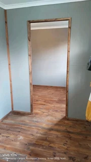 Wendyhouse and log cabin