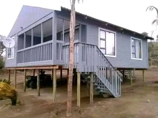 Wendyhouse and log cabin