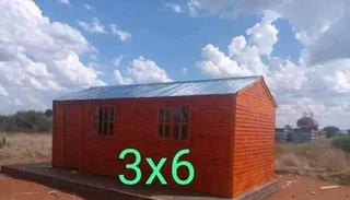 Wendyhouse and log cabin