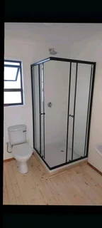 Wendyhouse and log cabin