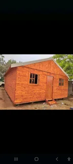Wendyhouse and log cabin