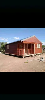 Wendyhouse and log cabin