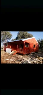 Wendyhouse and log cabin