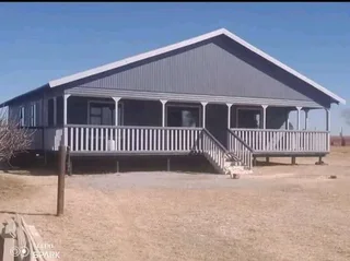 Wendyhouse and log cabin