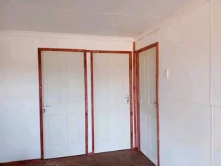 Wendyhouse and log cabin