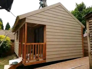 Wendyhouse and log cabin