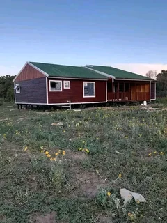 Wendyhouse and log cabin